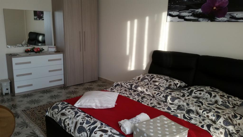 Lian Room B&B Caserta Rum bild